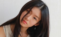 女人喊疼男人却往里寨打扑克